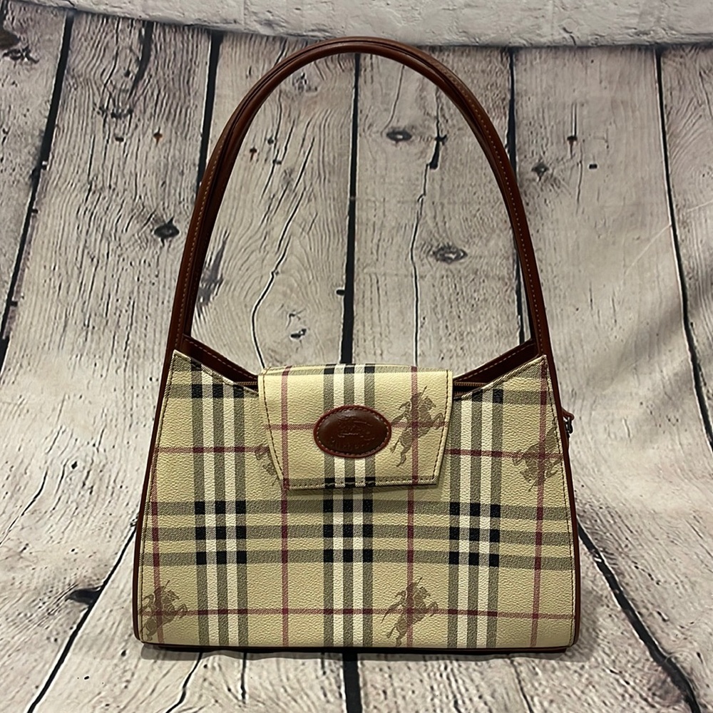 *Vintage Burberrys Handbag*